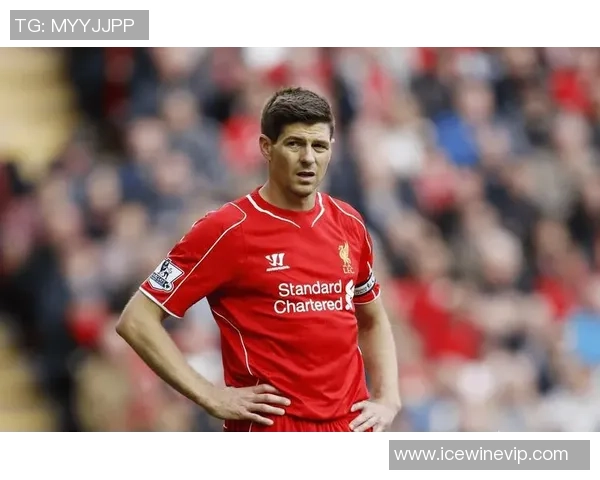 世界历史上第一足球球星的传奇人生与足球革命的深远影响 世界历史上第一足球球星的传奇人生与足球革命的深远影响