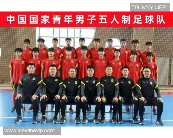 足球四大天王合影，彰显球场霸气与兄弟情深，尽显豪华阵容的荣耀时刻